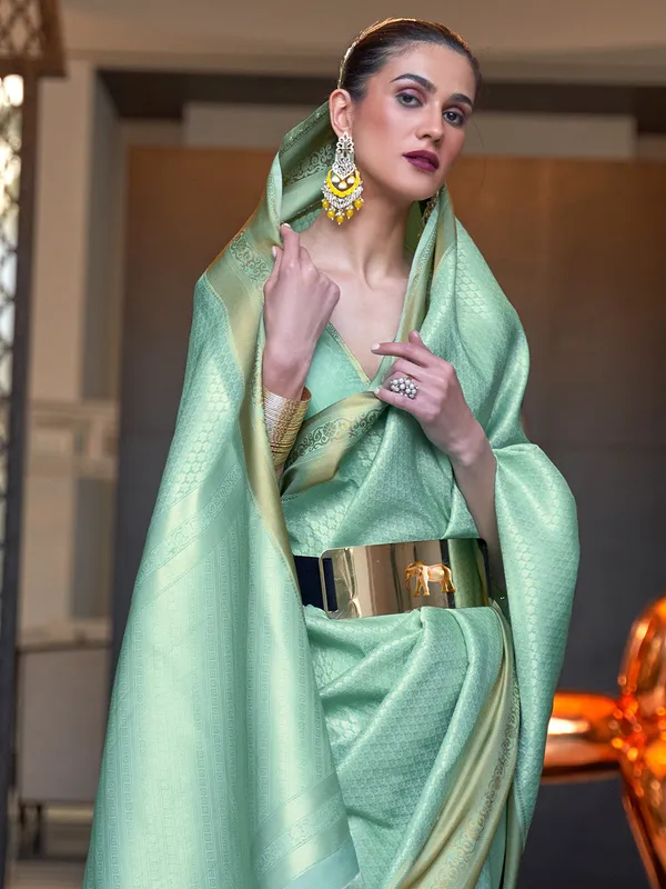Green_Premium_Kanjeevaram_Saree_With_Blouse_Piece_For_Women_&_Girls
