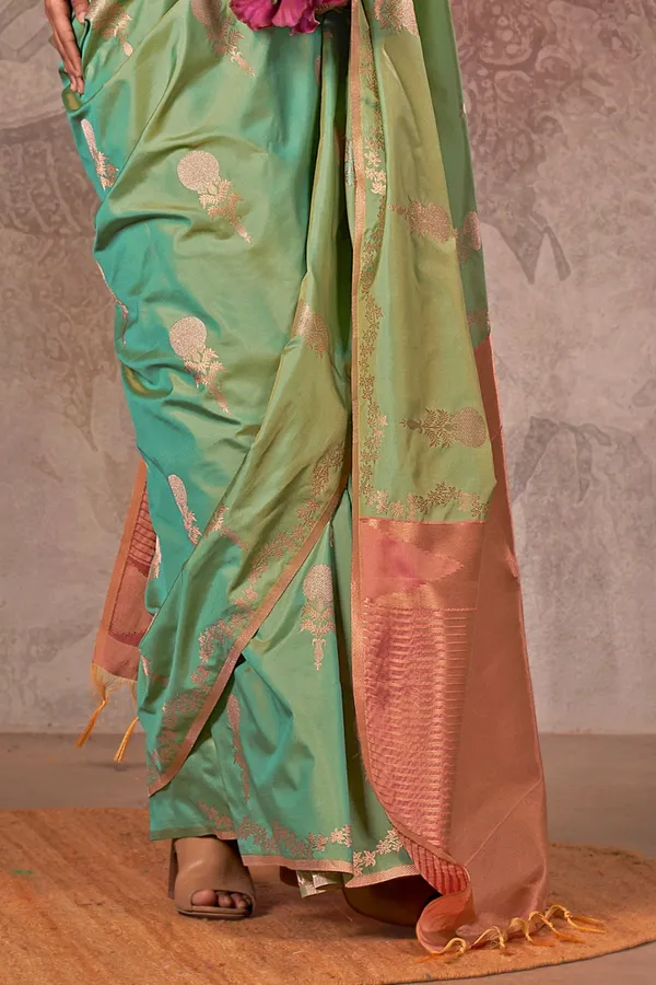 Green_Premium_Handloom_Weaving_Silk_With_Blouse_Piece_For_Women_&_Girls