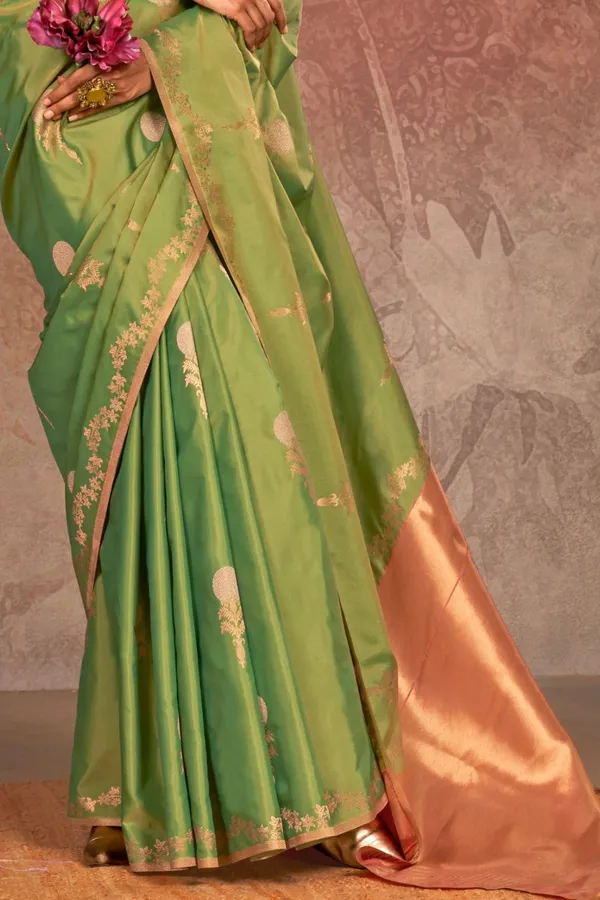 Green_Premium_Handloom_Weaving_Silk_With_Blouse_Piece_For_Women_&_Girls