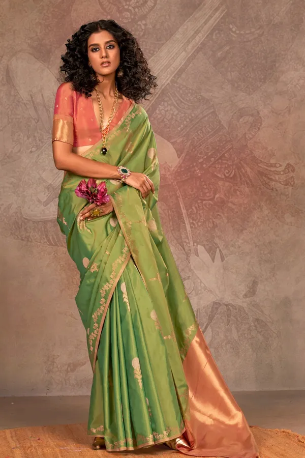 Green_Premium_Handloom_Weaving_Silk_With_Blouse_Piece_For_Women_&_Girls