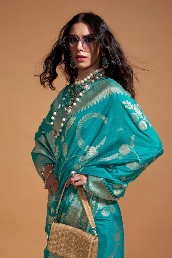 Sky_Blue_Premium_Georgette_Saree_With_Blouse_Piece_For_Women_&_Girls