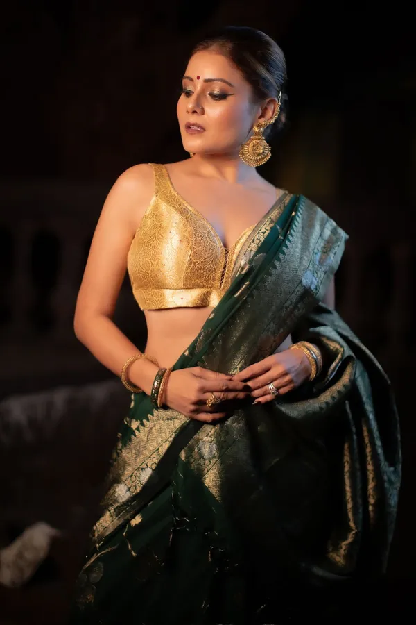 Green_Premium_Georgette_Saree_With_Blouse_Piece_For_Women_&_Girls