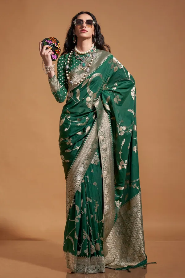 Green_Premium_Georgette_Saree_With_Blouse_Piece_For_Women_&_Girls
