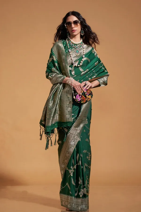 Green_Premium_Georgette_Saree_With_Blouse_Piece_For_Women_&_Girls