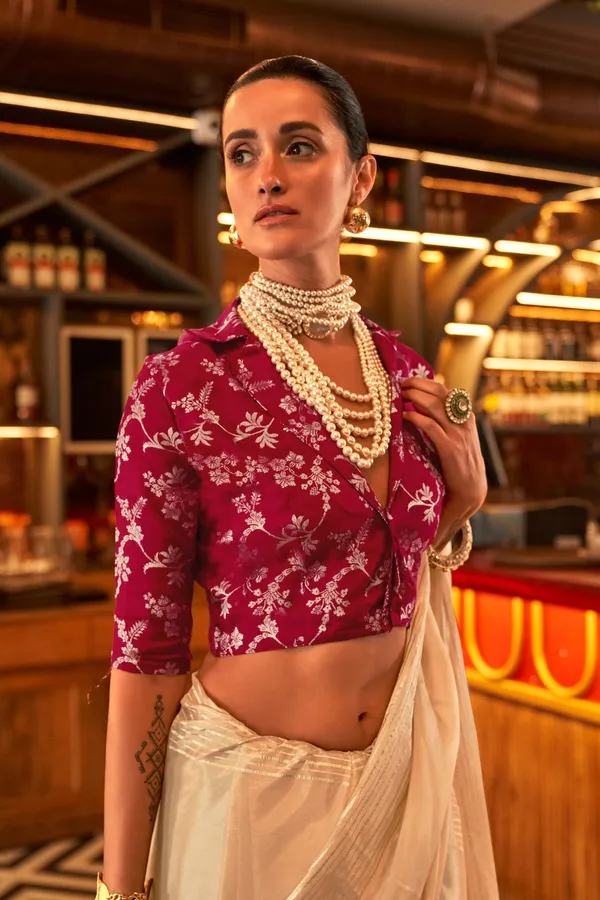 Cream_White_Premium_Viscose_Saree_With_Blouse_Piece_For_Women_&_Girls