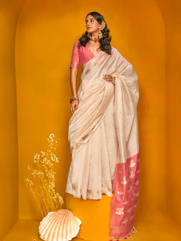 White_Premium_Patola_Saree_With_Blouse_Piece_For_Women_&_Girls