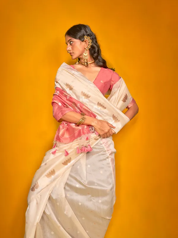 White_Premium_Patola_Saree_With_Blouse_Piece_For_Women_&_Girls