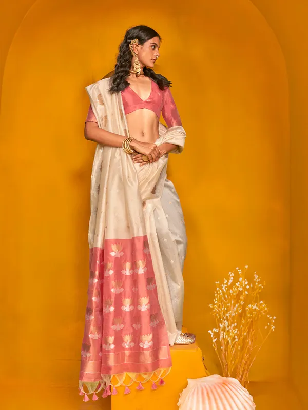 White_Premium_Patola_Saree_With_Blouse_Piece_For_Women_&_Girls