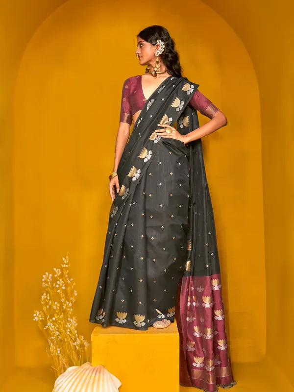 Grey_Premium_Patola_Saree_With_Blouse_Piece_For_Women_&_Girls