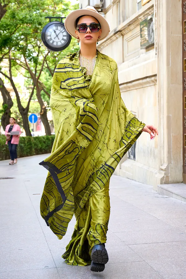 Fern_Green_Premium_Digital_Print_Saree_With_Blouse_Piece_For_Women_&_Girls