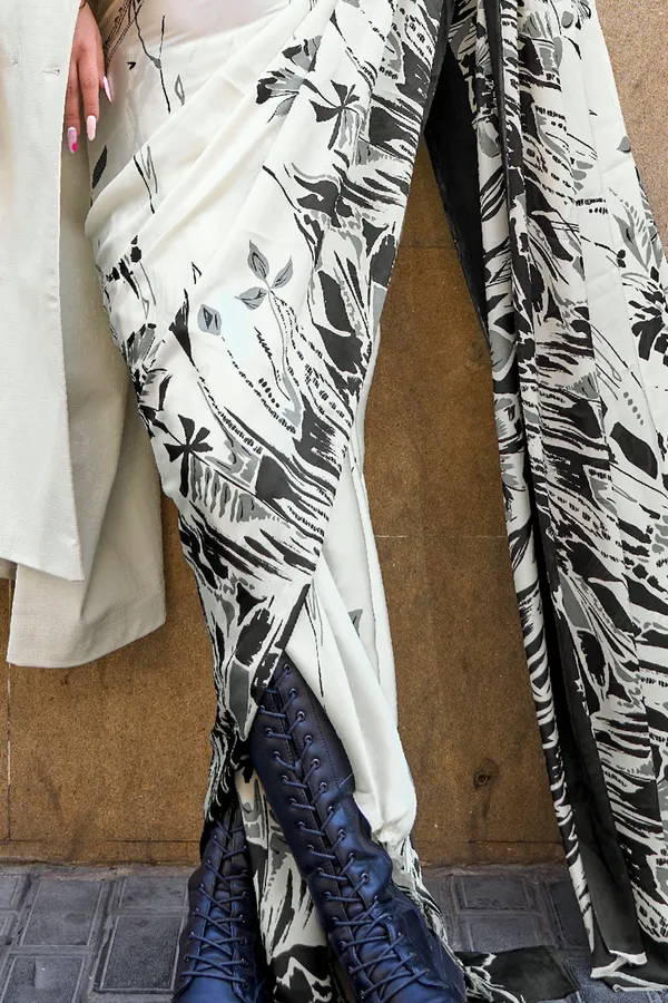 Black_And_White_Premium_Digital_Print_Saree_With_Blouse_Piece_For_Women_&_Girls