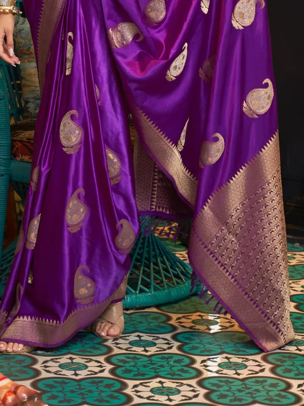 Wine_Purple_Premium_Satin_Silk_With_Blouse_Piece_For_Women_&_Girls