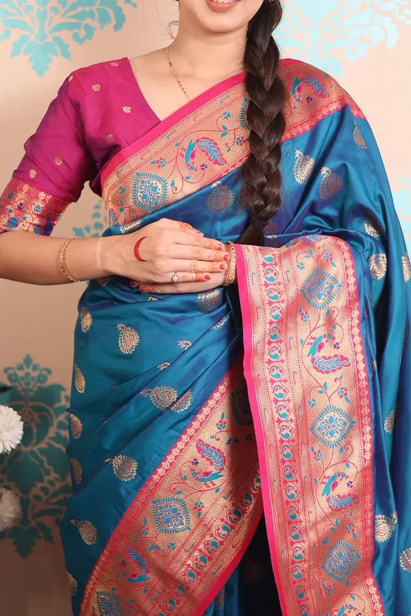 Navy_Blue_Paithani_Saree_With_Gold_Zari_Peacock_Motifs_Saree_With_Blouse_Piece_For_Women_&_Girl