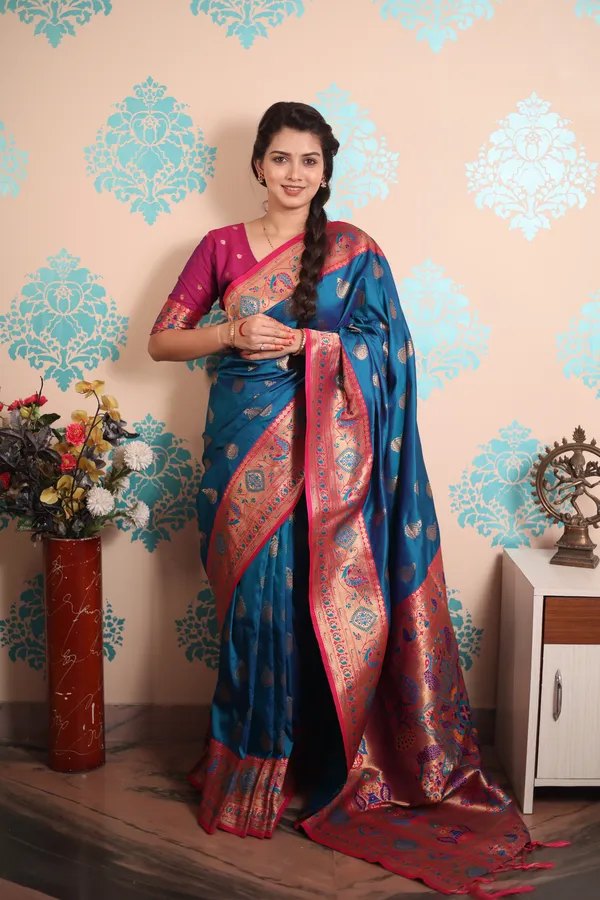 Navy_Blue_Paithani_Saree_With_Gold_Zari_Peacock_Motifs_Saree_With_Blouse_Piece_For_Women_&_Girl