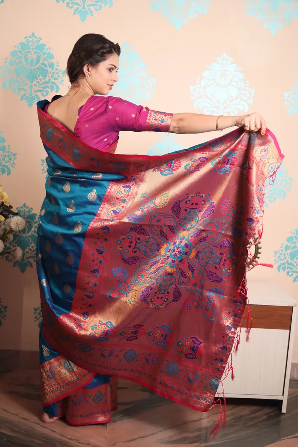 Navy_Blue_Paithani_Saree_With_Gold_Zari_Peacock_Motifs_Saree_With_Blouse_Piece_For_Women_&_Girl