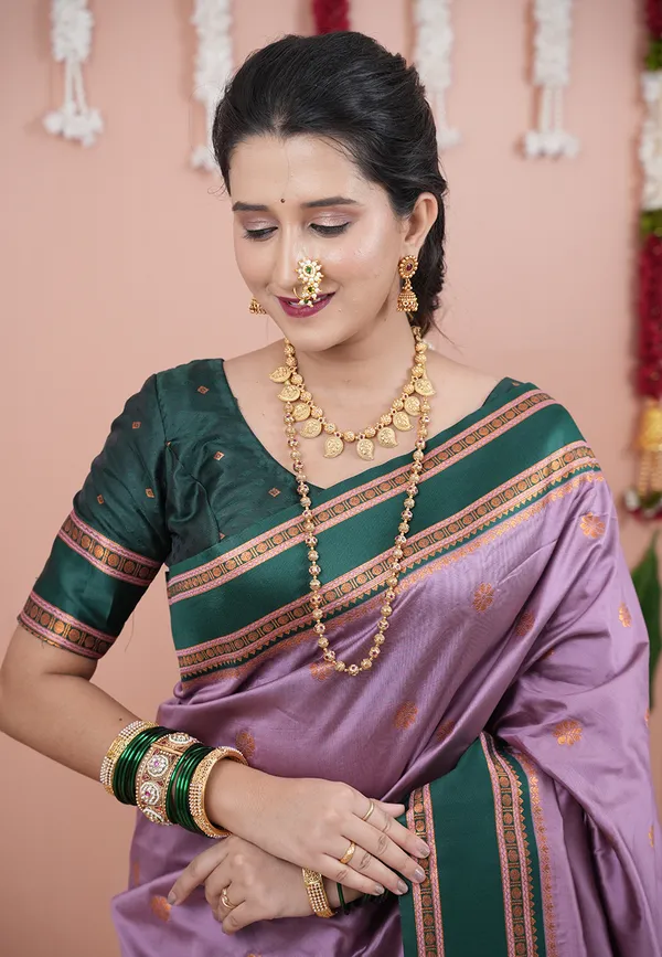Lavender_Green_Soft_Silk_With_Floral_Motifs_Weaved_Saree_With_Blouse_Piece_For_Women_&_Girl