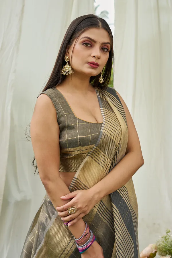 Grey_Tissue_Mosques_Saree_For_Women_&_Girls