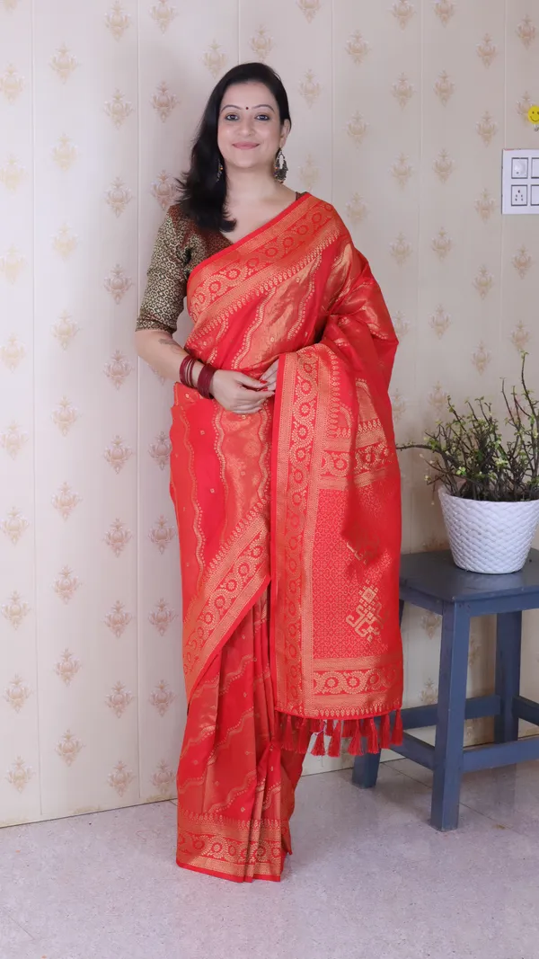 Red_Soft_Silk_With_Flower_Meenakari_Motifs_Saree_With_Blouse_Piece_For_Women_&_Girl