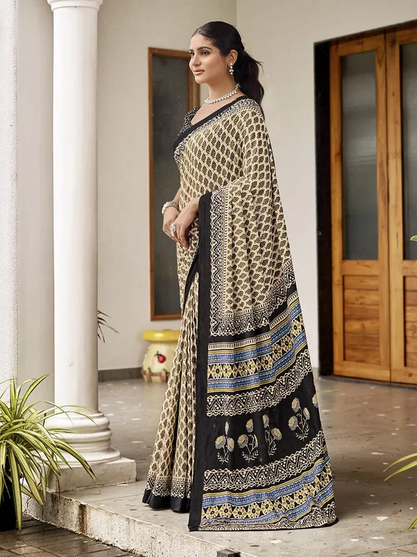 Cream_And_Black_Premium_Georgette_Saree_With_Blouse_Piece_For_Women_&_Girls