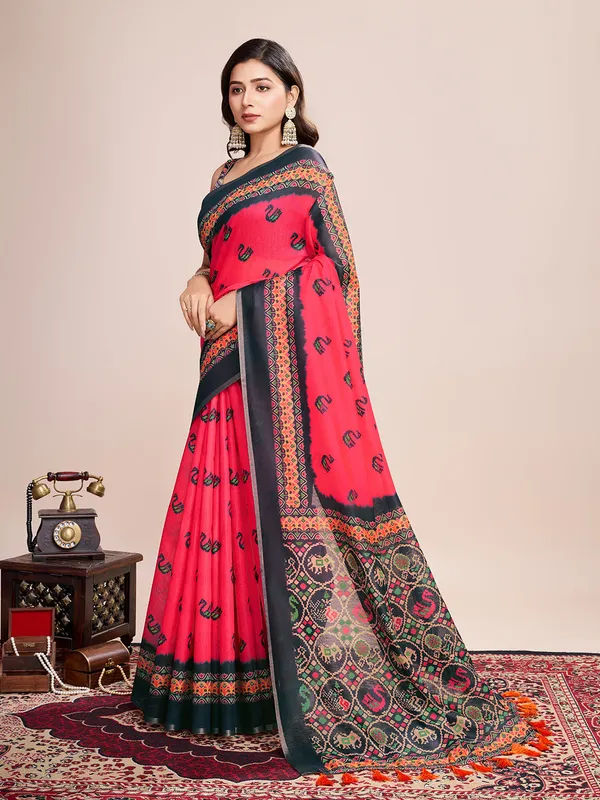 Pink_Premium_Semi_Linen_Saree_With_Blouse_Piece_For_Women_&_Girls