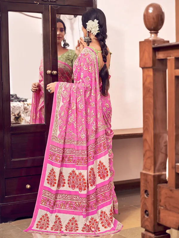 Pink_Premium_Georgette_Saree_With_Blouse_Piece_For_Women_&_Girls