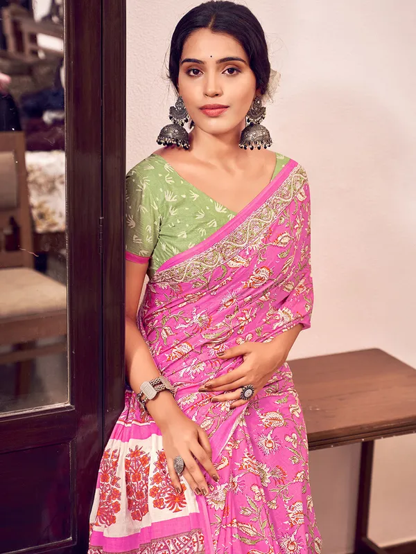 Pink_Premium_Georgette_Saree_With_Blouse_Piece_For_Women_&_Girls