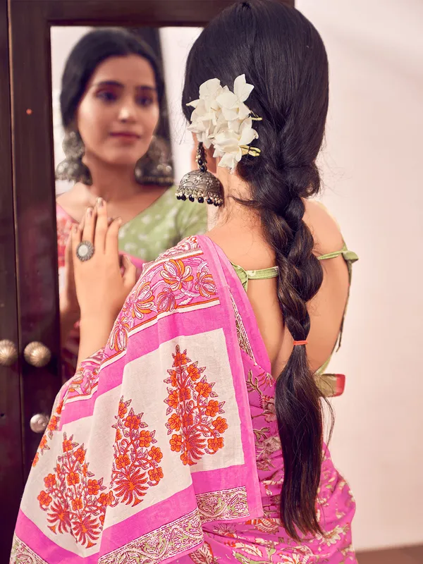 Pink_Premium_Georgette_Saree_With_Blouse_Piece_For_Women_&_Girls