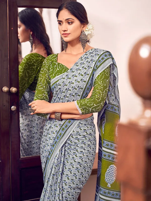 Grey_&_Green_Premium_Georgette_Saree_With_Blouse_Piece_For_Women_&_Girls