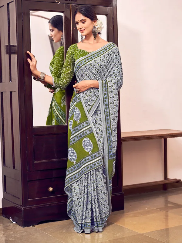 Grey_&_Green_Premium_Georgette_Saree_With_Blouse_Piece_For_Women_&_Girls