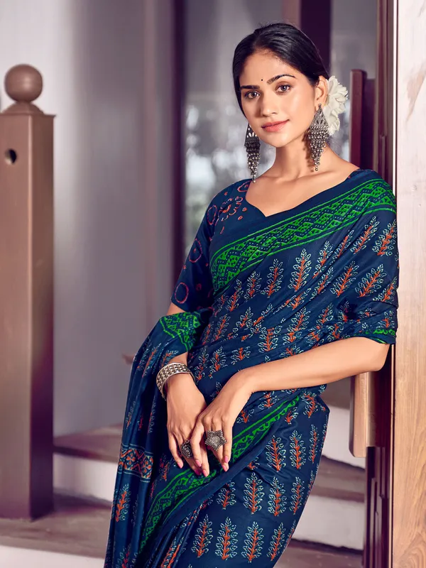 Blue_And_Green_Premium_Georgette_Saree_With_Blouse_Piece_For_Women_&_Girls