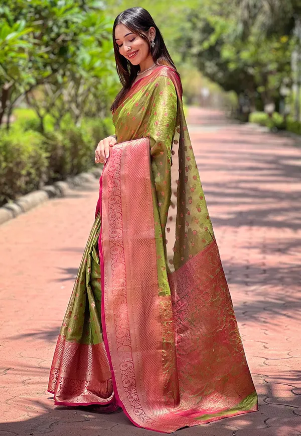 Mehandi_Green_Premium_Kanjivaram_Saree_With_Blouse_Piece_For_Women_&_Girls