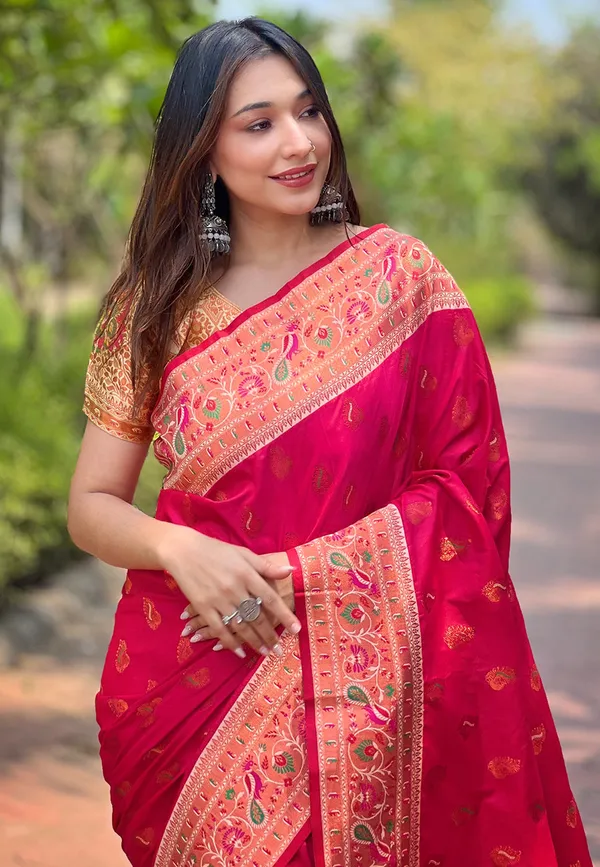 Coral_Pink_Premium_Paithani_Saree_With_Blouse_Piece_For_Women_&_Girls
