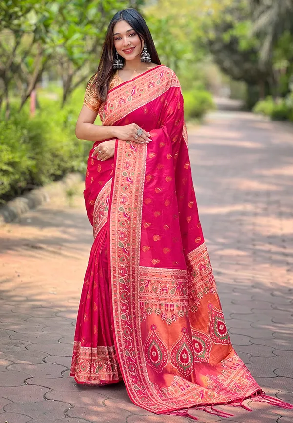 Coral_Pink_Premium_Paithani_Saree_With_Blouse_Piece_For_Women_&_Girls