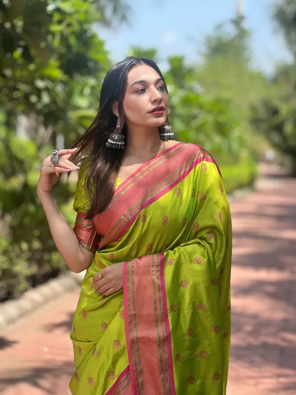 Mehandi_Green_Premium_Paithani_Saree_With_Blouse_Piece_For_Women_&_Girls
