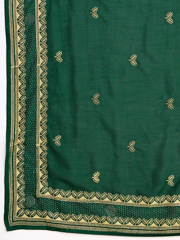 Green_Premium_Vichitra_Soft_Silk_With_Blouse_Piece_For_Women_&_Girls