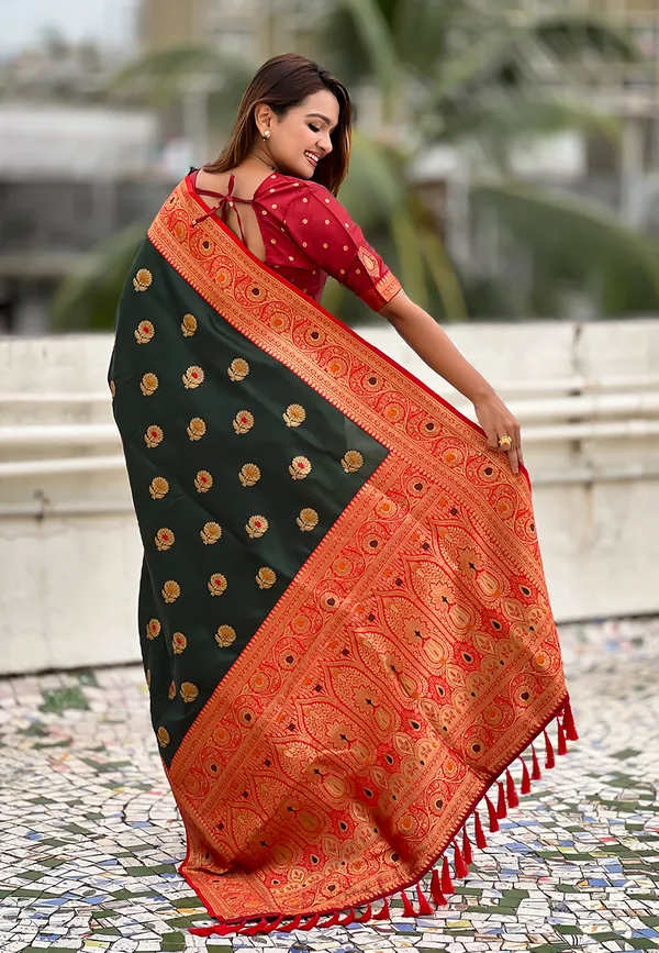 Parrot_Green_Soft_Silk_With_Flower_Butta_Meenakari_Motifs_Saree_With_Blouse_Piece_For_Women_&_Girl