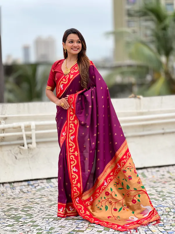 Magenta_Paithani_Saree_With_Gold_Zari_Meenakari_Motifs_Saree_With_Blouse_Piece_For_Women_&_Girl