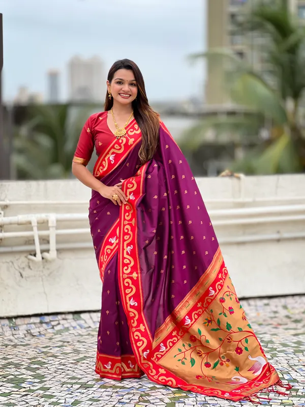 Magenta_Paithani_Saree_With_Gold_Zari_Meenakari_Motifs_Saree_With_Blouse_Piece_For_Women_&_Girl