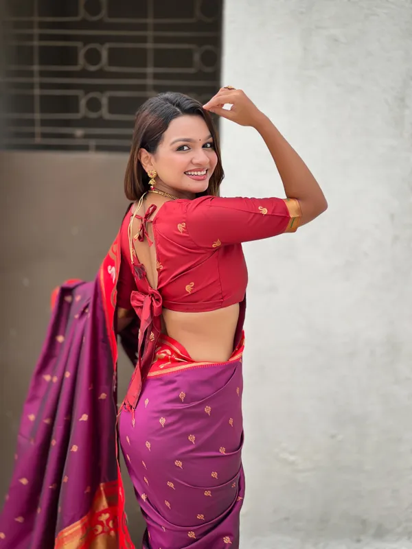 Magenta_Paithani_Saree_With_Gold_Zari_Meenakari_Motifs_Saree_With_Blouse_Piece_For_Women_&_Girl