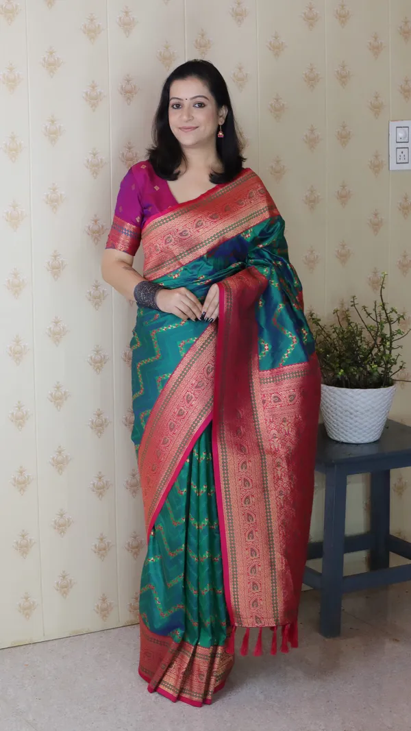 Rama_Premium_Banarasi_Soft_Silk_With_Gold_Zari_Zig_Zag_Geometric_Weaved_Saree_With_Blouse_Piece_For_Women_&_Girl