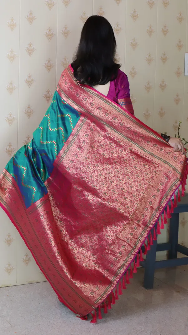 Rama_Premium_Banarasi_Soft_Silk_With_Gold_Zari_Zig_Zag_Geometric_Weaved_Saree_With_Blouse_Piece_For_Women_&_Girl