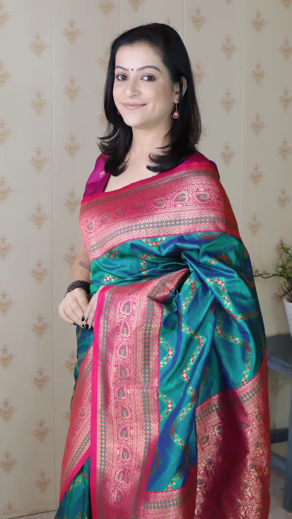 Rama_Premium_Banarasi_Soft_Silk_With_Gold_Zari_Zig_Zag_Geometric_Weaved_Saree_With_Blouse_Piece_For_Women_&_Girl