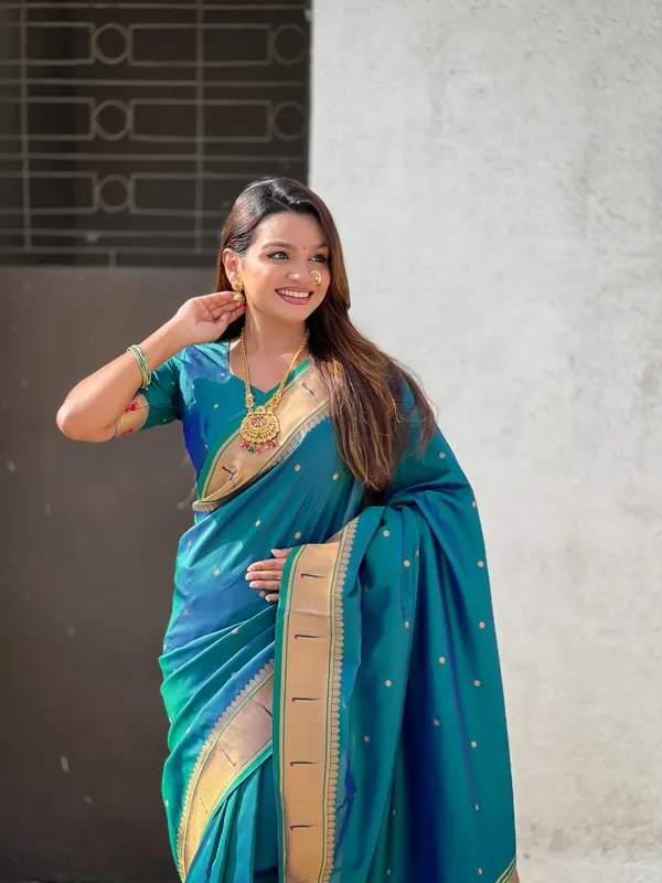 Turquoise_Blue_Soft_Silk_With_Floral_Motifs_Weaved_Saree_With_Blouse_Piece_For_Women_&_Girl
