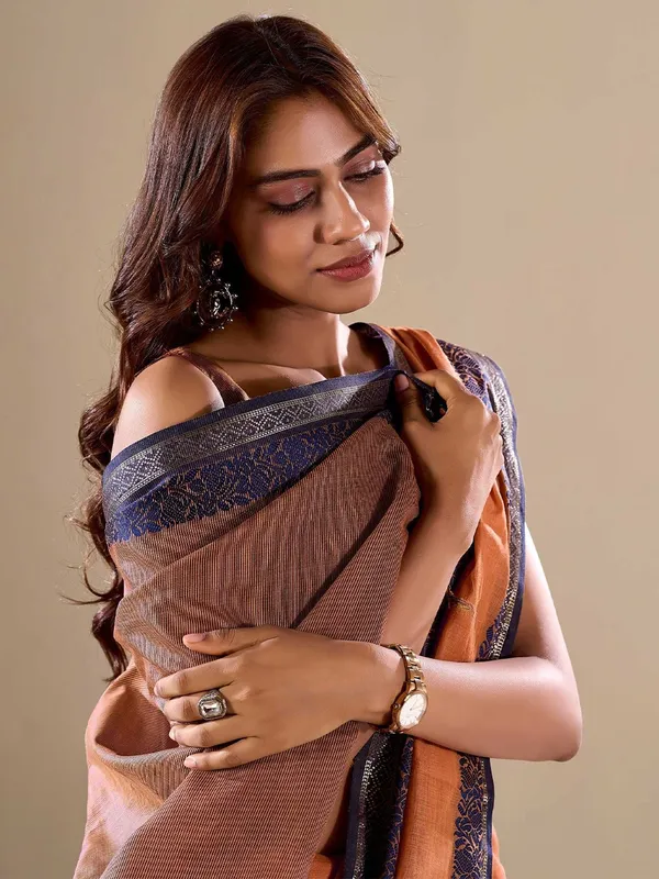 Light_Orange_Cotton_Saree_For_Women_&_Girls