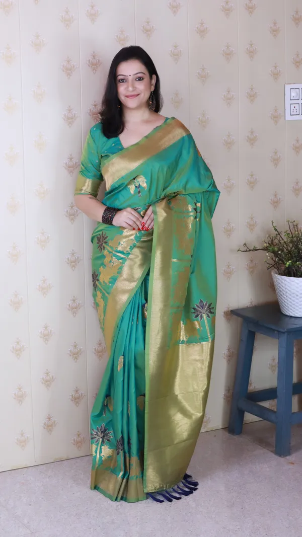 Green_Soft_Silk_With_Flower_Meenakari_Motifs_Saree_With_Blouse_Piece_For_Women_&_Girl