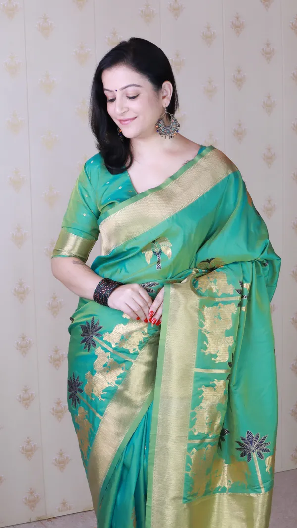 Green_Soft_Silk_With_Flower_Meenakari_Motifs_Saree_With_Blouse_Piece_For_Women_&_Girl