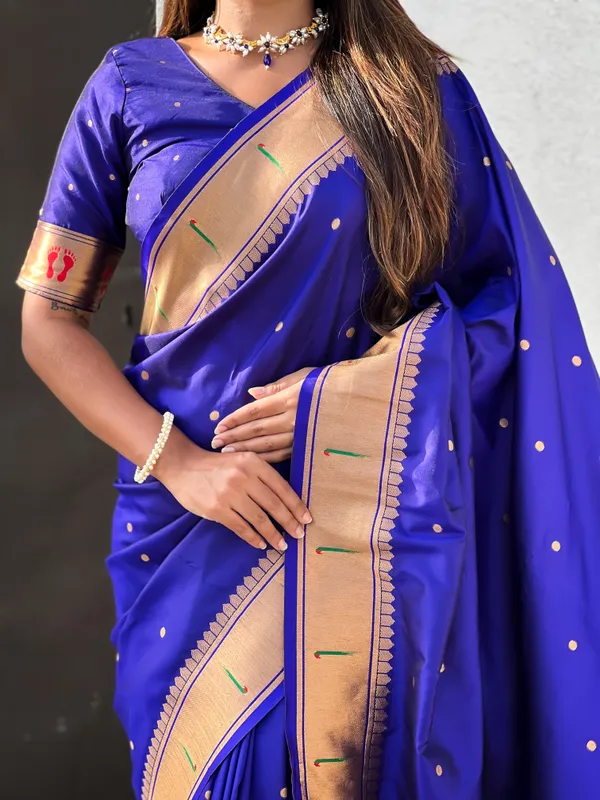 Dark_Blue_Soft_Silk_With_Floral_Motifs_Weaved_Saree_With_Blouse_Piece_For_Women_&_Girl