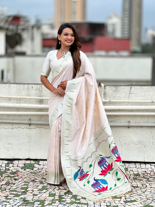 Cream_Paithani_Saree_With_Silver_Zari_Woven_Motifs_Saree_With_Blouse_Piece_For_Women_&_Girl