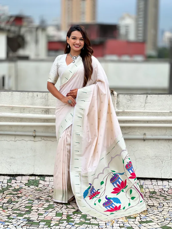 Cream_Paithani_Saree_With_Silver_Zari_Woven_Motifs_Saree_With_Blouse_Piece_For_Women_&_Girl