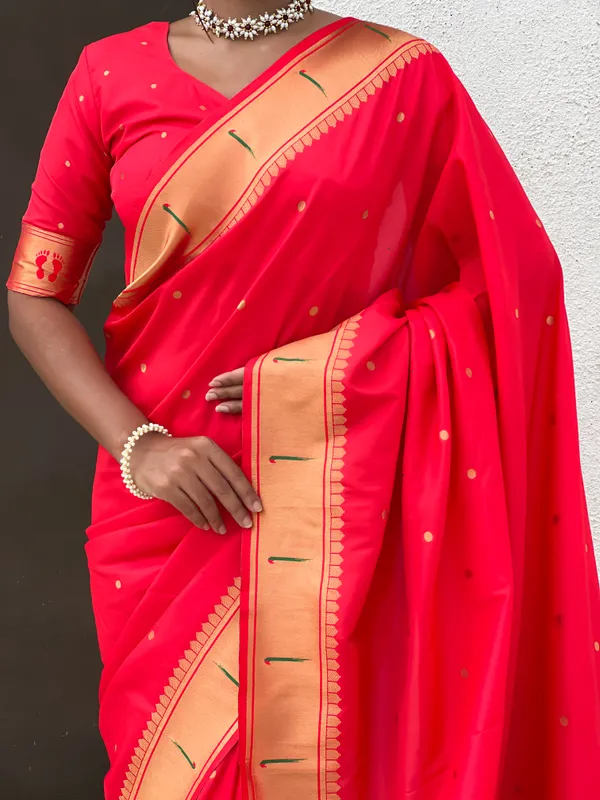 Red_Soft_Silk_With_Floral_Motifs_Weaved_Saree_With_Blouse_Piece_For_Women_&_Girl